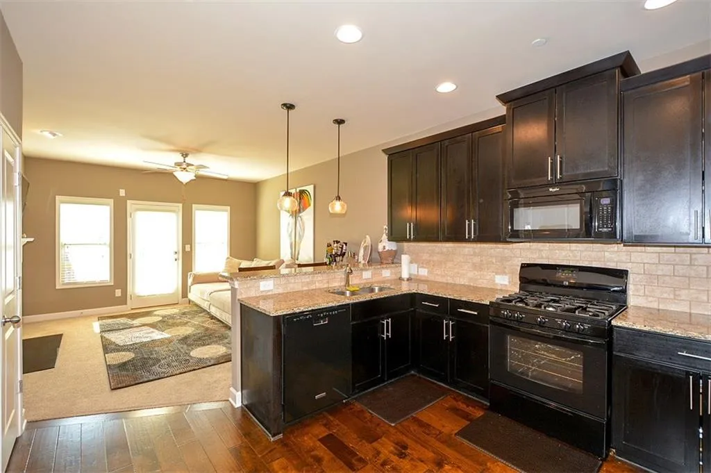 7585 Highland Bluff, Atlanta, Georgia 30328, 3 Bedrooms Bedrooms, ,3 BathroomsBathrooms,Residential,Sold,7585 Highland Bluff,5801489