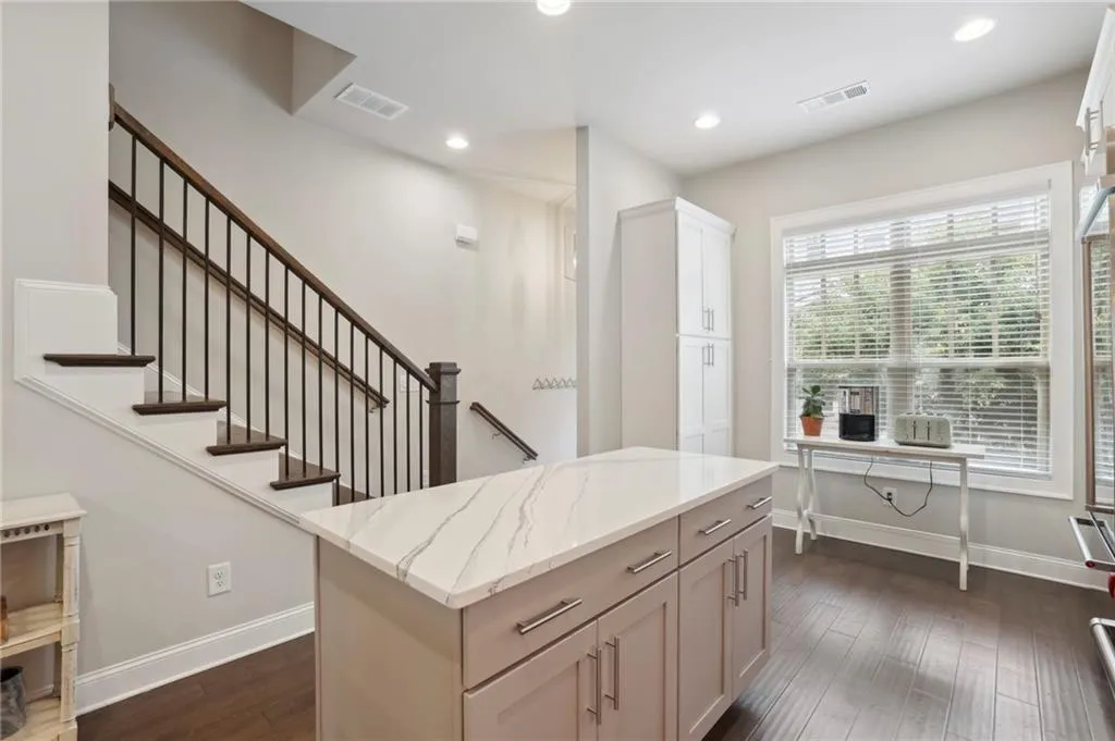 4333 Parkside Place, Atlanta, Georgia 30342, 2 Bedrooms Bedrooms, ,2 BathroomsBathrooms,Residential,Sold,4333 Parkside Place,7232068
