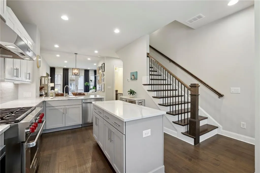 4333 Parkside Place, Atlanta, Georgia 30342, 2 Bedrooms Bedrooms, ,2 BathroomsBathrooms,Residential,Sold,4333 Parkside Place,7232068