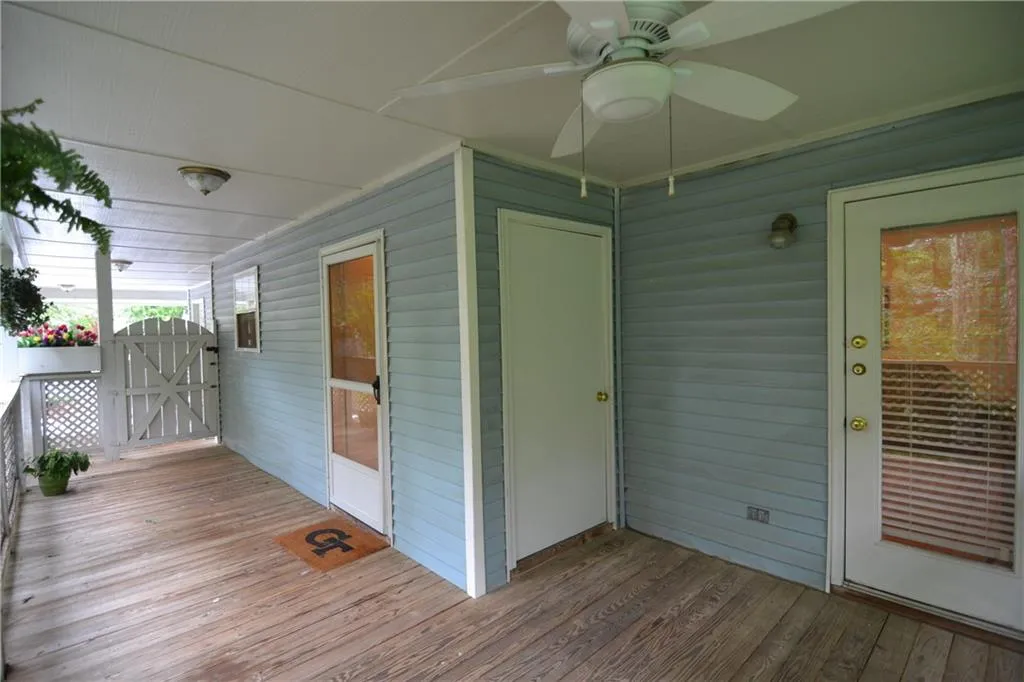 6804 Glenridge Drive Unit F, Sandy Springs, Georgia 30328, 2 Bedrooms Bedrooms, ,2 BathroomsBathrooms,Residential,Sold,6804 Glenridge Drive Unit F,6044630