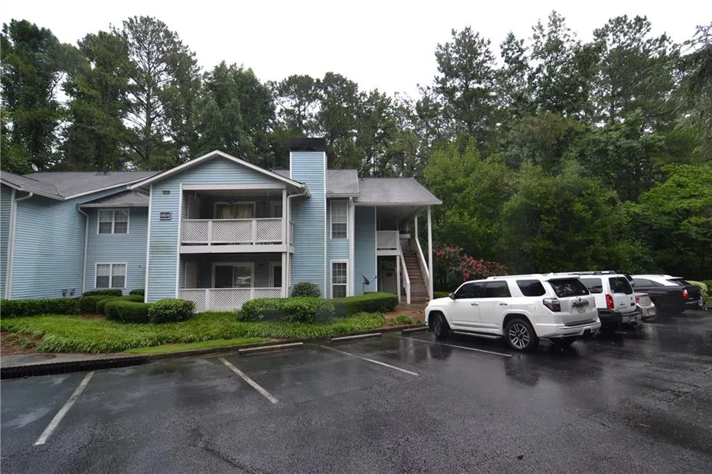 6804 Glenridge Drive Unit F, Sandy Springs, Georgia 30328, 2 Bedrooms Bedrooms, ,2 BathroomsBathrooms,Residential,Sold,6804 Glenridge Drive Unit F,6044630