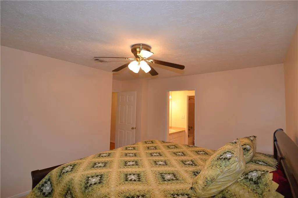 6804 Glenridge Drive Unit F, Sandy Springs, Georgia 30328, 2 Bedrooms Bedrooms, ,2 BathroomsBathrooms,Residential,Sold,6804 Glenridge Drive Unit F,6044630
