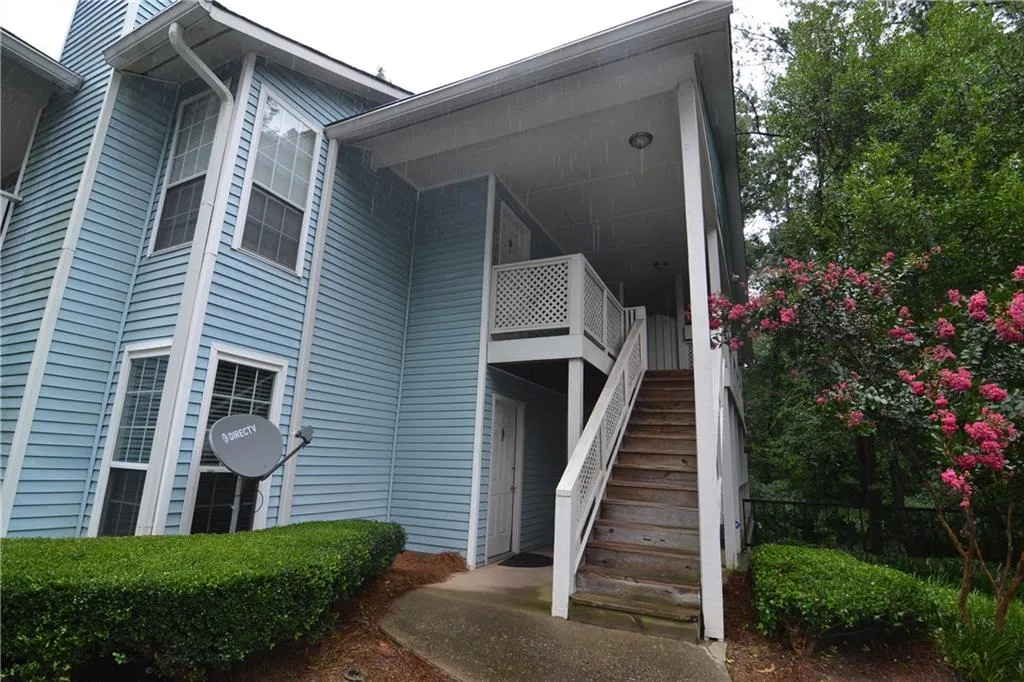 6804 Glenridge Drive Unit F, Sandy Springs, Georgia 30328, 2 Bedrooms Bedrooms, ,2 BathroomsBathrooms,Residential,Sold,6804 Glenridge Drive Unit F,6044630