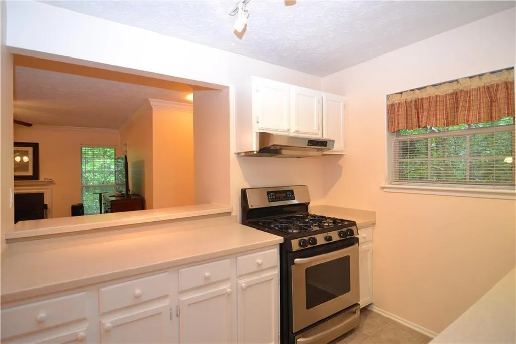 6804 Glenridge Drive Unit F, Sandy Springs, Georgia 30328, 2 Bedrooms Bedrooms, ,2 BathroomsBathrooms,Residential,Sold,6804 Glenridge Drive Unit F,6044630