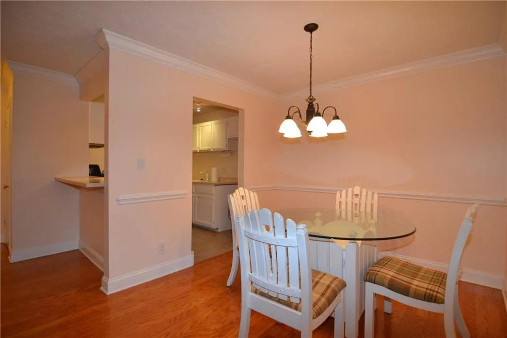 6804 Glenridge Drive Unit F, Sandy Springs, Georgia 30328, 2 Bedrooms Bedrooms, ,2 BathroomsBathrooms,Residential,Sold,6804 Glenridge Drive Unit F,6044630