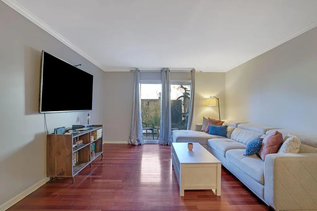 5400 Roswell Road Unit P2, Atlanta, Georgia 30342, 2 Bedrooms Bedrooms, ,1 BathroomBathrooms,Residential,Sold,5400 Roswell Road Unit P2,7508655