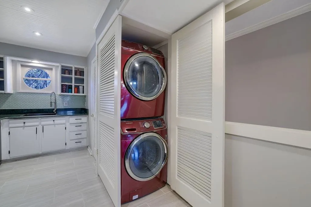 5400 Roswell Road Unit P2, Atlanta, Georgia 30342, 2 Bedrooms Bedrooms, ,1 BathroomBathrooms,Residential,Sold,5400 Roswell Road Unit P2,7508655