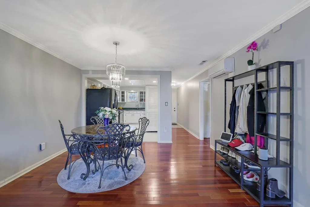 5400 Roswell Road Unit P2, Atlanta, Georgia 30342, 2 Bedrooms Bedrooms, ,1 BathroomBathrooms,Residential,Sold,5400 Roswell Road Unit P2,7508655