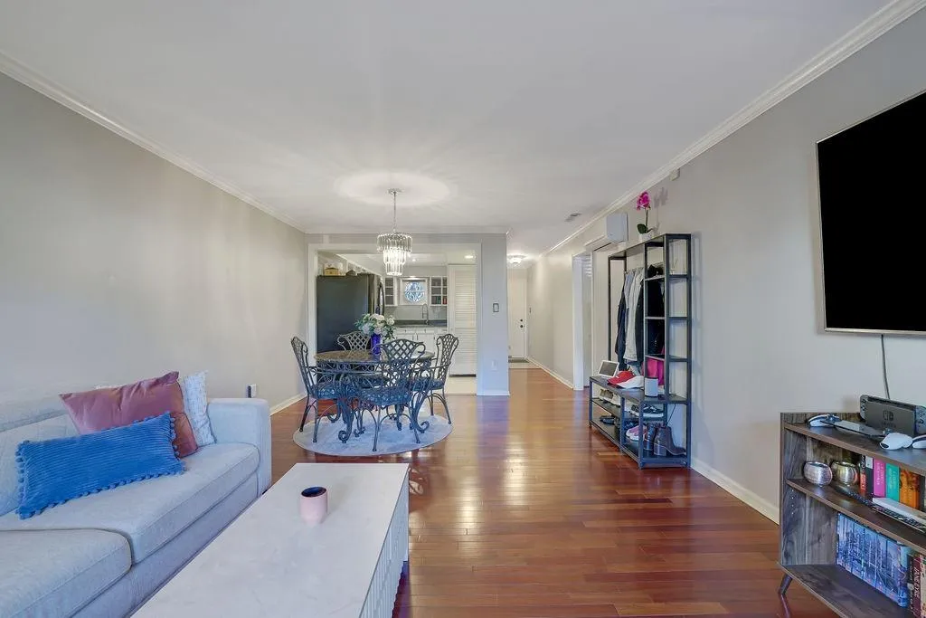 5400 Roswell Road Unit P2, Atlanta, Georgia 30342, 2 Bedrooms Bedrooms, ,1 BathroomBathrooms,Residential,Sold,5400 Roswell Road Unit P2,7508655