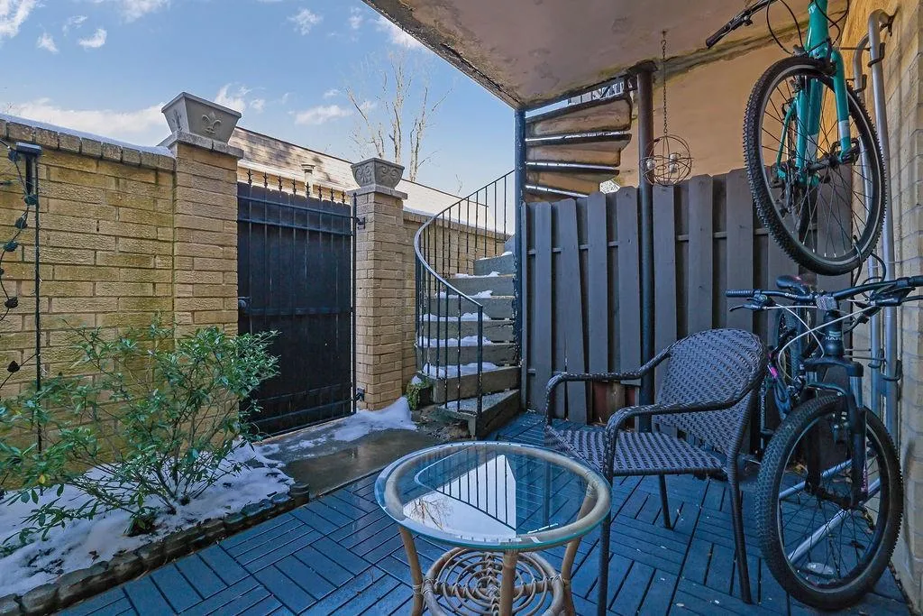 5400 Roswell Road Unit P2, Atlanta, Georgia 30342, 2 Bedrooms Bedrooms, ,1 BathroomBathrooms,Residential,Sold,5400 Roswell Road Unit P2,7508655