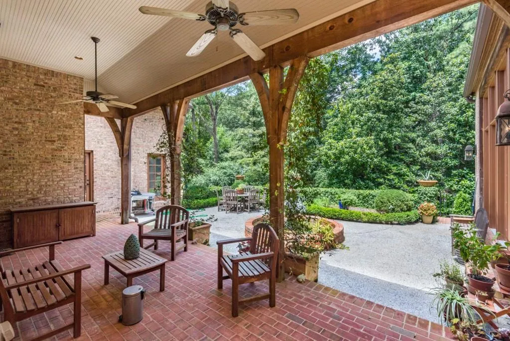 102 Kingston Manor, Sandy Springs, Georgia 30342, 5 Bedrooms Bedrooms, ,4 BathroomsBathrooms,Residential,Sold,102 Kingston Manor,5895319