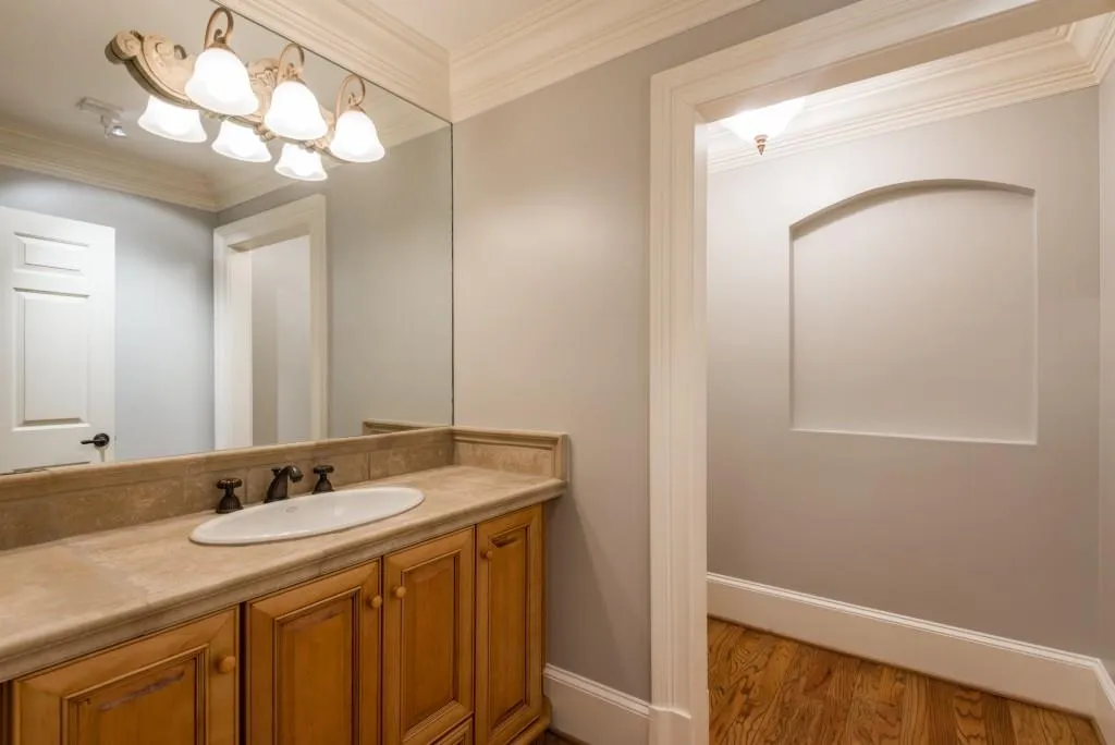 102 Kingston Manor, Sandy Springs, Georgia 30342, 5 Bedrooms Bedrooms, ,4 BathroomsBathrooms,Residential,Sold,102 Kingston Manor,5895319