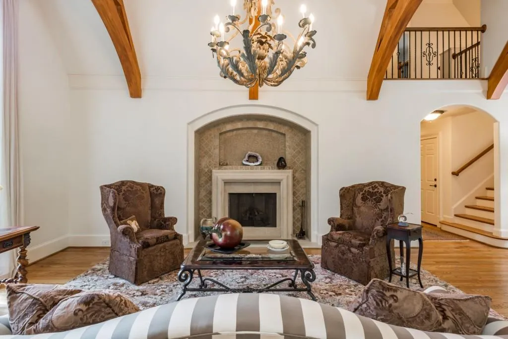 102 Kingston Manor, Sandy Springs, Georgia 30342, 5 Bedrooms Bedrooms, ,4 BathroomsBathrooms,Residential,Sold,102 Kingston Manor,5895319