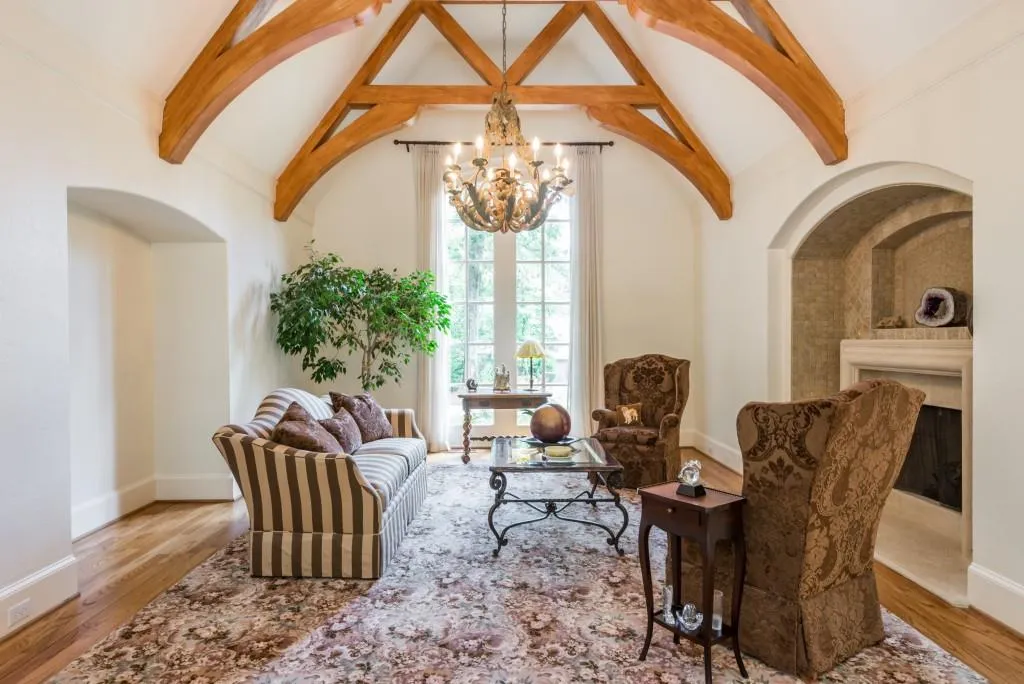 102 Kingston Manor, Sandy Springs, Georgia 30342, 5 Bedrooms Bedrooms, ,4 BathroomsBathrooms,Residential,Sold,102 Kingston Manor,5895319