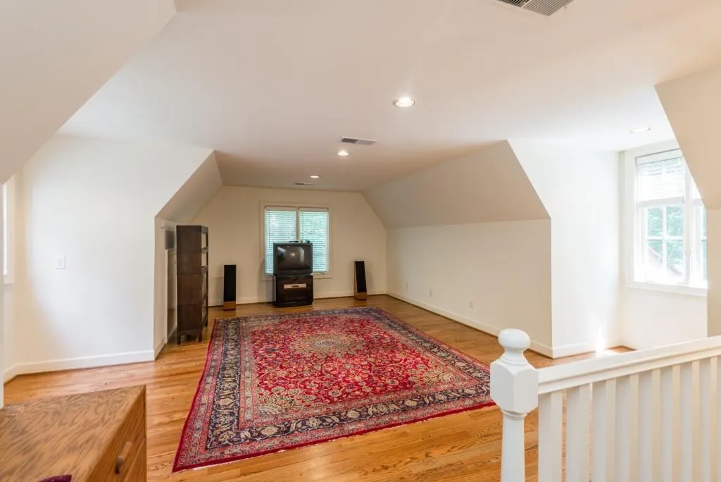 102 Kingston Manor, Sandy Springs, Georgia 30342, 5 Bedrooms Bedrooms, ,4 BathroomsBathrooms,Residential,Sold,102 Kingston Manor,5895319