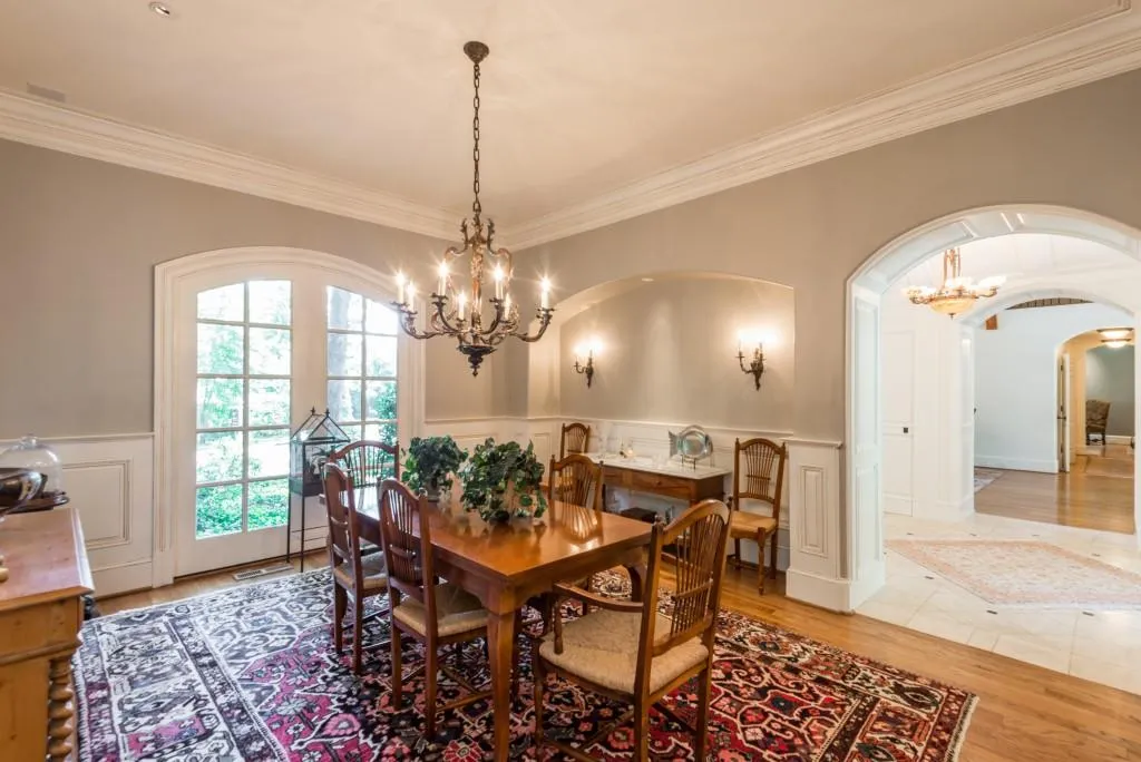 102 Kingston Manor, Sandy Springs, Georgia 30342, 5 Bedrooms Bedrooms, ,4 BathroomsBathrooms,Residential,Sold,102 Kingston Manor,5895319