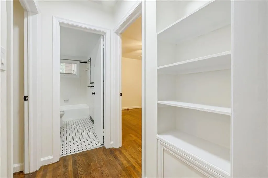 425 Ne Lindbergh Drive Unit G1, Atlanta, Georgia 30305, 2 Bedrooms Bedrooms, ,1 BathroomBathrooms,Residential,For Sale,425 Ne Lindbergh Drive Unit G1,7611778