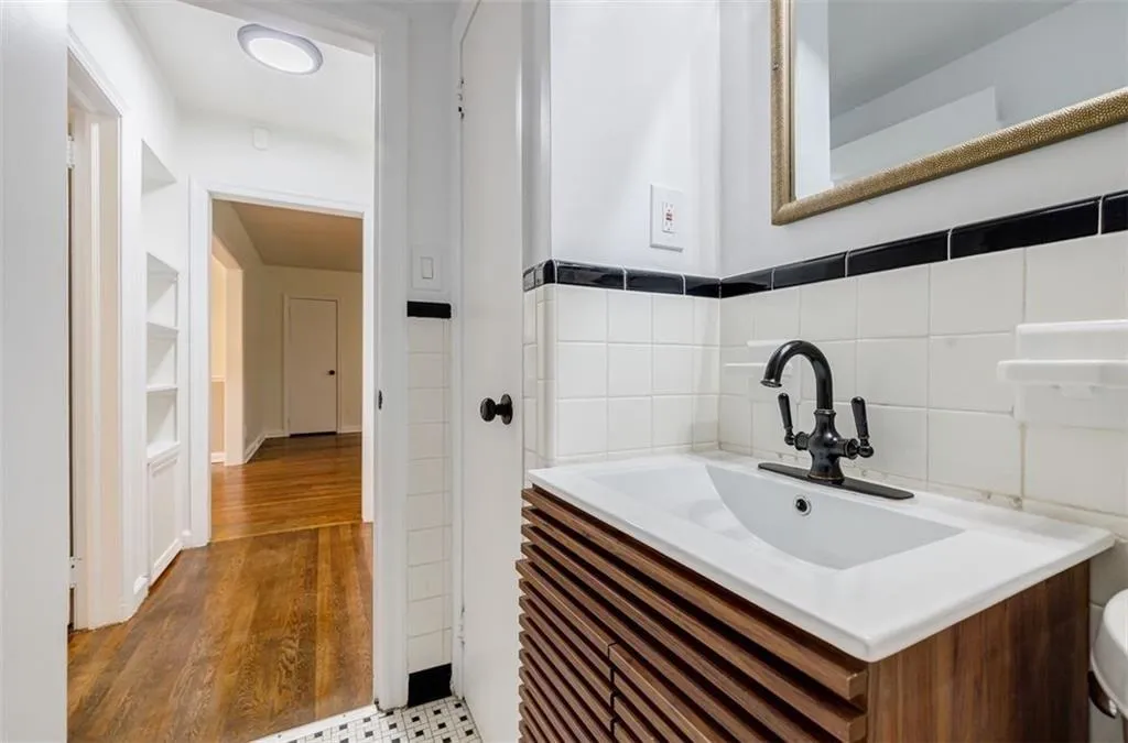 425 Ne Lindbergh Drive Unit G1, Atlanta, Georgia 30305, 2 Bedrooms Bedrooms, ,1 BathroomBathrooms,Residential,For Sale,425 Ne Lindbergh Drive Unit G1,7611778