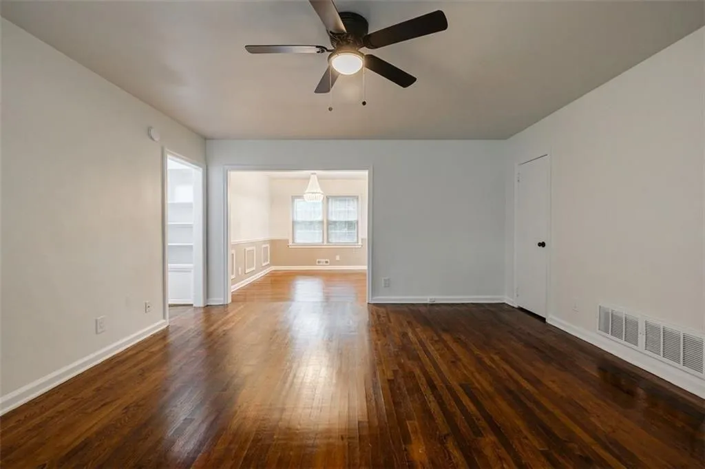 425 Ne Lindbergh Drive Unit G1, Atlanta, Georgia 30305, 2 Bedrooms Bedrooms, ,1 BathroomBathrooms,Residential,For Sale,425 Ne Lindbergh Drive Unit G1,7611778