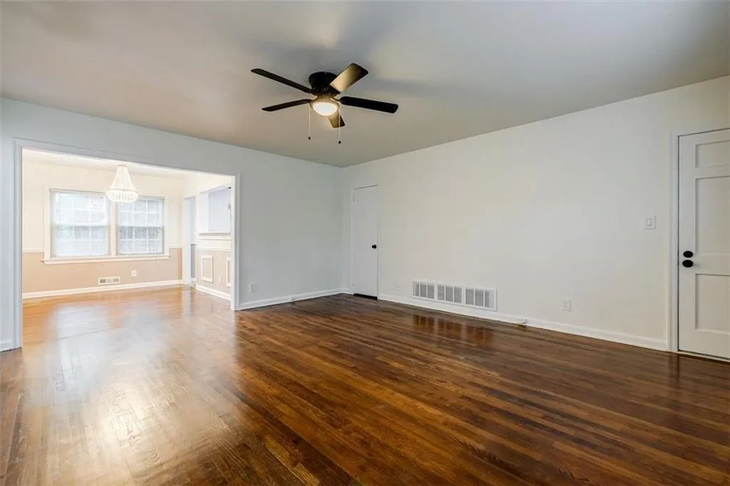 425 Ne Lindbergh Drive Unit G1, Atlanta, Georgia 30305, 2 Bedrooms Bedrooms, ,1 BathroomBathrooms,Residential,For Sale,425 Ne Lindbergh Drive Unit G1,7611778