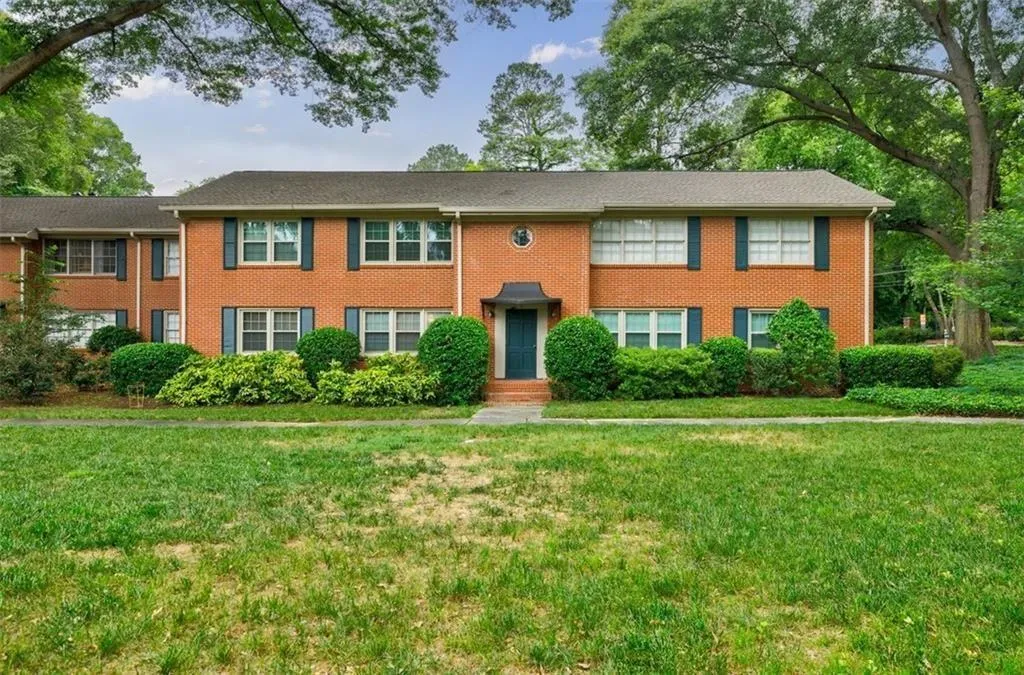 425 Ne Lindbergh Drive Unit G1, Atlanta, Georgia 30305, 2 Bedrooms Bedrooms, ,1 BathroomBathrooms,Residential,For Sale,425 Ne Lindbergh Drive Unit G1,7611778