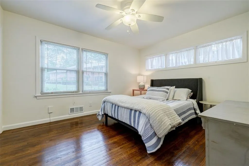 425 Ne Lindbergh Drive Unit G1, Atlanta, Georgia 30305, 2 Bedrooms Bedrooms, ,1 BathroomBathrooms,Residential,For Sale,425 Ne Lindbergh Drive Unit G1,7611778