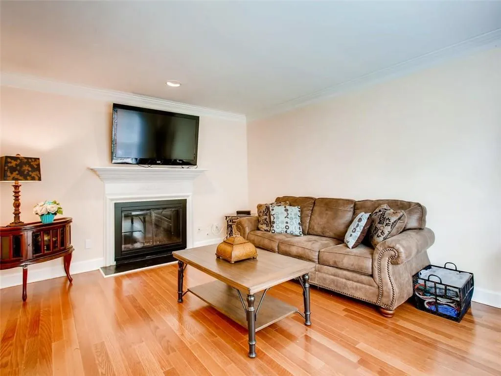 117 Mount Vernon Circle, Atlanta, Georgia 30338, 2 Bedrooms Bedrooms, ,2 BathroomsBathrooms,Residential,Sold,117 Mount Vernon Circle,6023178