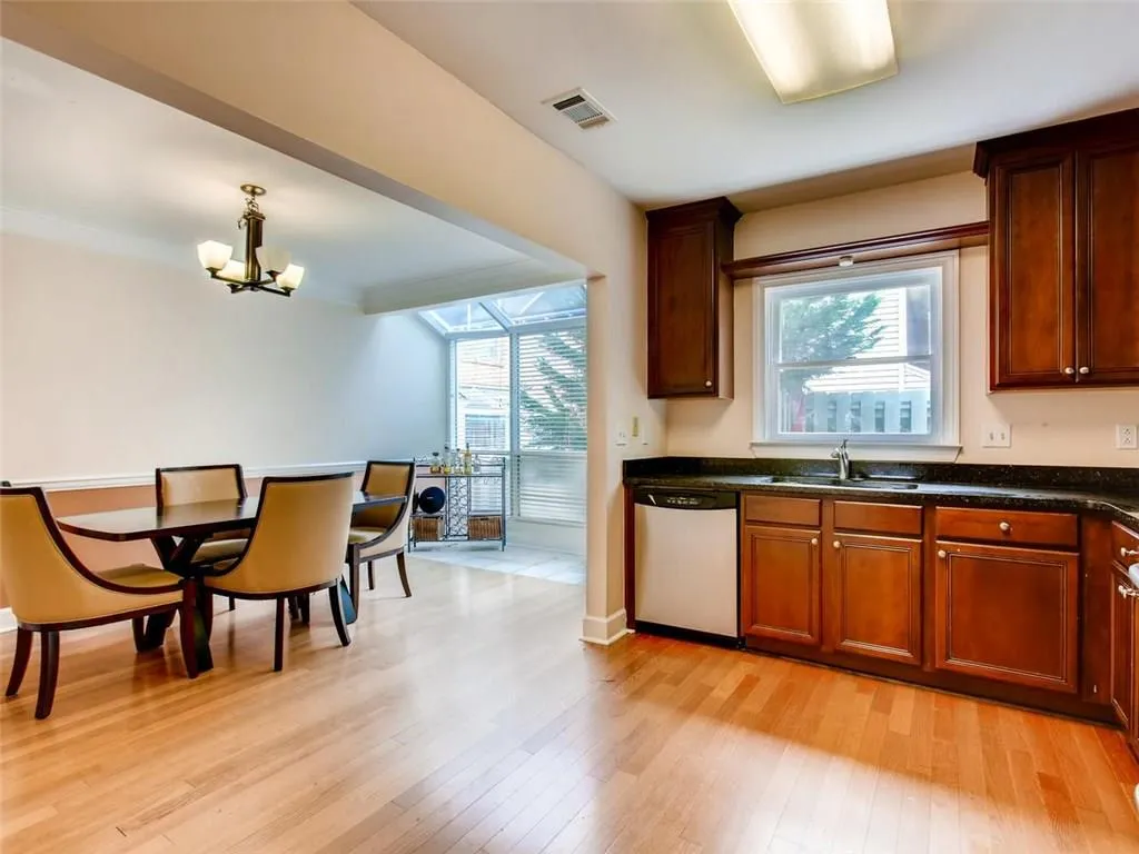 117 Mount Vernon Circle, Atlanta, Georgia 30338, 2 Bedrooms Bedrooms, ,2 BathroomsBathrooms,Residential,Sold,117 Mount Vernon Circle,6023178