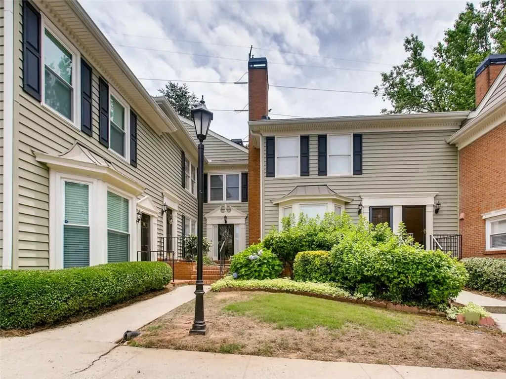 117 Mount Vernon Circle, Atlanta, Georgia 30338, 2 Bedrooms Bedrooms, ,2 BathroomsBathrooms,Residential,Sold,117 Mount Vernon Circle,6023178