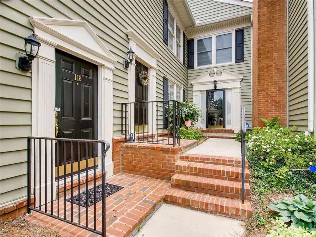 117 Mount Vernon Circle, Atlanta, Georgia 30338, 2 Bedrooms Bedrooms, ,2 BathroomsBathrooms,Residential,Sold,117 Mount Vernon Circle,6023178