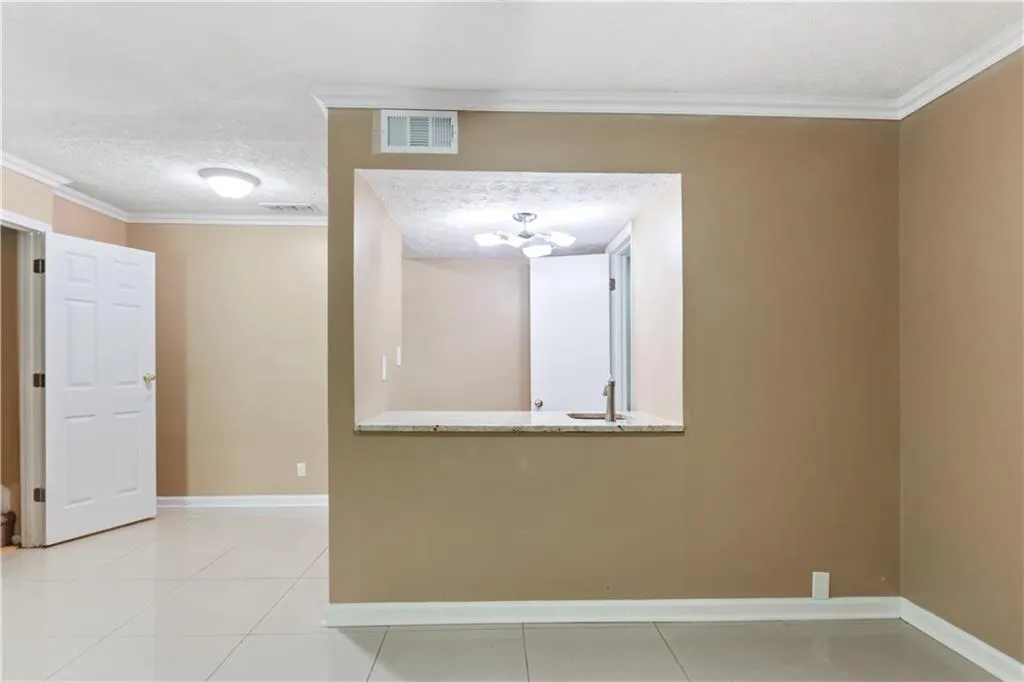 725 Dalrymple Road Unit 4f, Sandy Springs, Georgia 30328, 3 Bedrooms Bedrooms, ,2 BathroomsBathrooms,Residential,Sold,725 Dalrymple Road Unit 4f,6952563