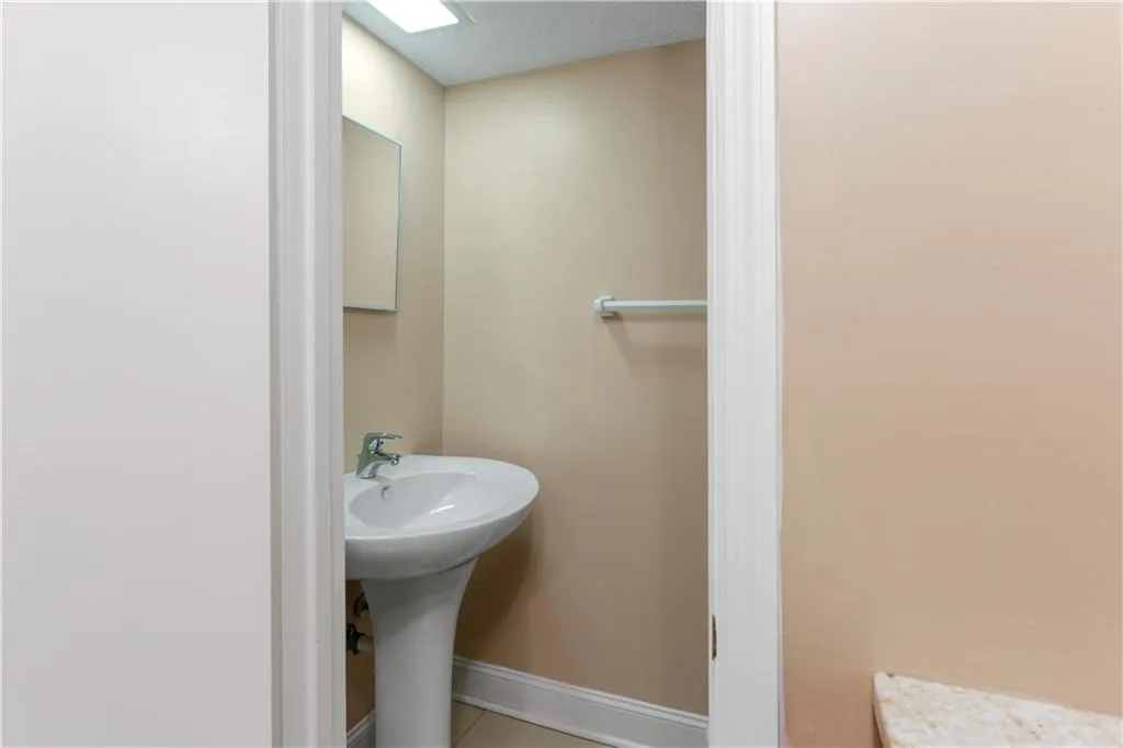 725 Dalrymple Road Unit 4f, Sandy Springs, Georgia 30328, 3 Bedrooms Bedrooms, ,2 BathroomsBathrooms,Residential,Sold,725 Dalrymple Road Unit 4f,6952563