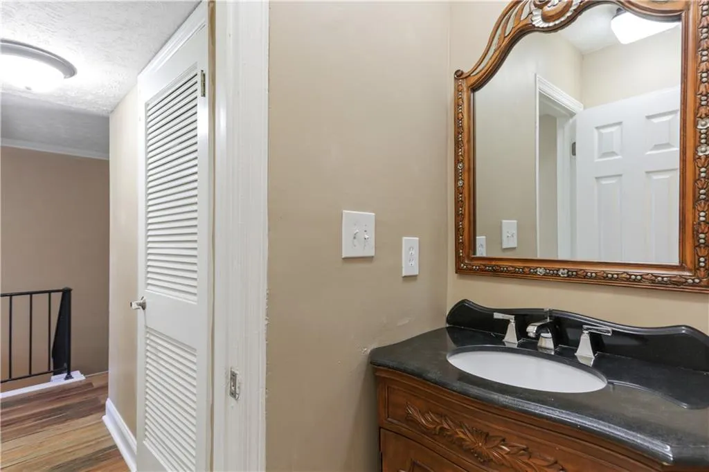 725 Dalrymple Road Unit 4f, Sandy Springs, Georgia 30328, 3 Bedrooms Bedrooms, ,2 BathroomsBathrooms,Residential,Sold,725 Dalrymple Road Unit 4f,6952563
