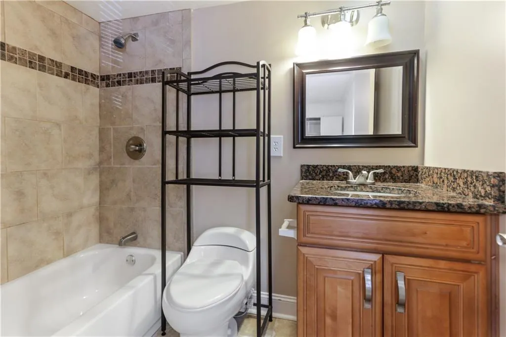 725 Dalrymple Road Unit 4f, Sandy Springs, Georgia 30328, 3 Bedrooms Bedrooms, ,2 BathroomsBathrooms,Residential,Sold,725 Dalrymple Road Unit 4f,6952563
