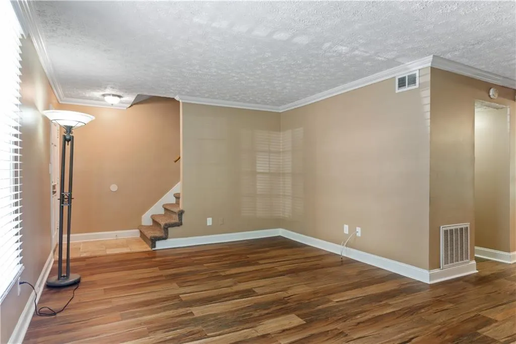 725 Dalrymple Road Unit 4f, Sandy Springs, Georgia 30328, 3 Bedrooms Bedrooms, ,2 BathroomsBathrooms,Residential,Sold,725 Dalrymple Road Unit 4f,6952563