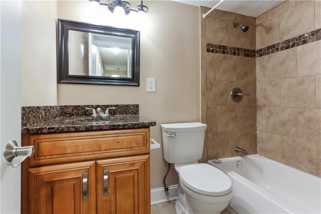 725 Dalrymple Road Unit 4f, Sandy Springs, Georgia 30328, 3 Bedrooms Bedrooms, ,2 BathroomsBathrooms,Residential,Sold,725 Dalrymple Road Unit 4f,6952563