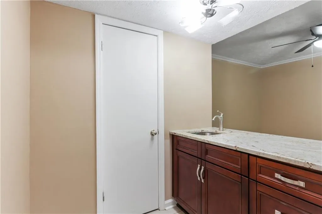 725 Dalrymple Road Unit 4f, Sandy Springs, Georgia 30328, 3 Bedrooms Bedrooms, ,2 BathroomsBathrooms,Residential,Sold,725 Dalrymple Road Unit 4f,6952563