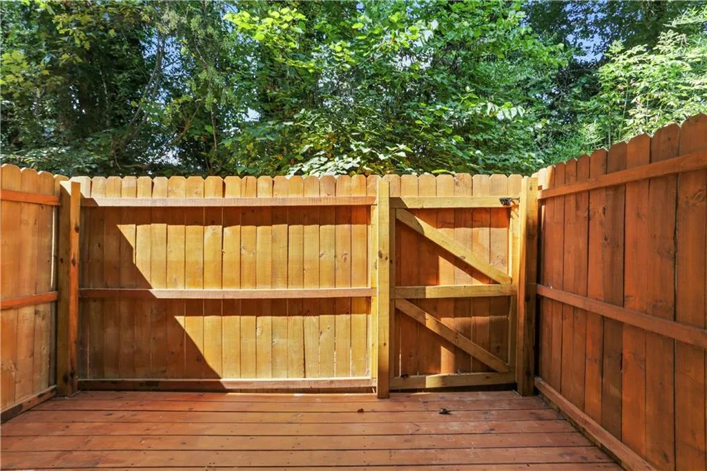 725 Dalrymple Road Unit 4f, Sandy Springs, Georgia 30328, 3 Bedrooms Bedrooms, ,2 BathroomsBathrooms,Residential,Sold,725 Dalrymple Road Unit 4f,6952563