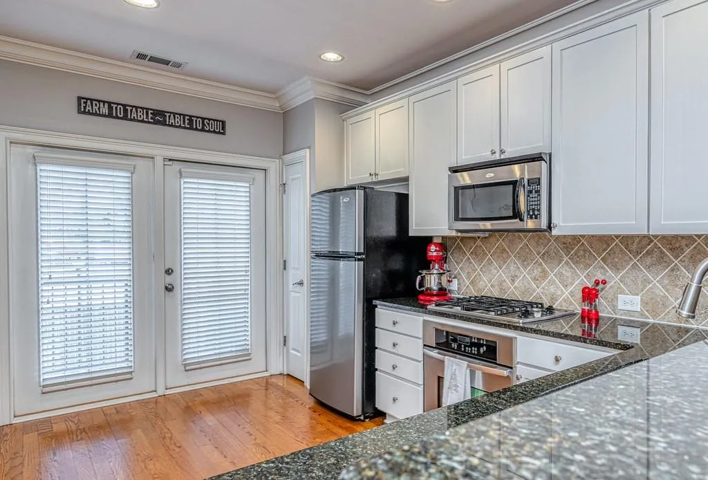 855 Perennial Drive Unit 101, Atlanta, Georgia 30328, 2 Bedrooms Bedrooms, ,2 BathroomsBathrooms,Residential,Sold,855 Perennial Drive Unit 101,6846575