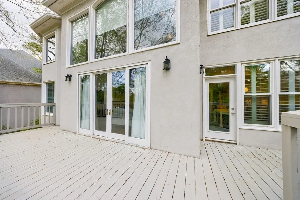 deck from main level