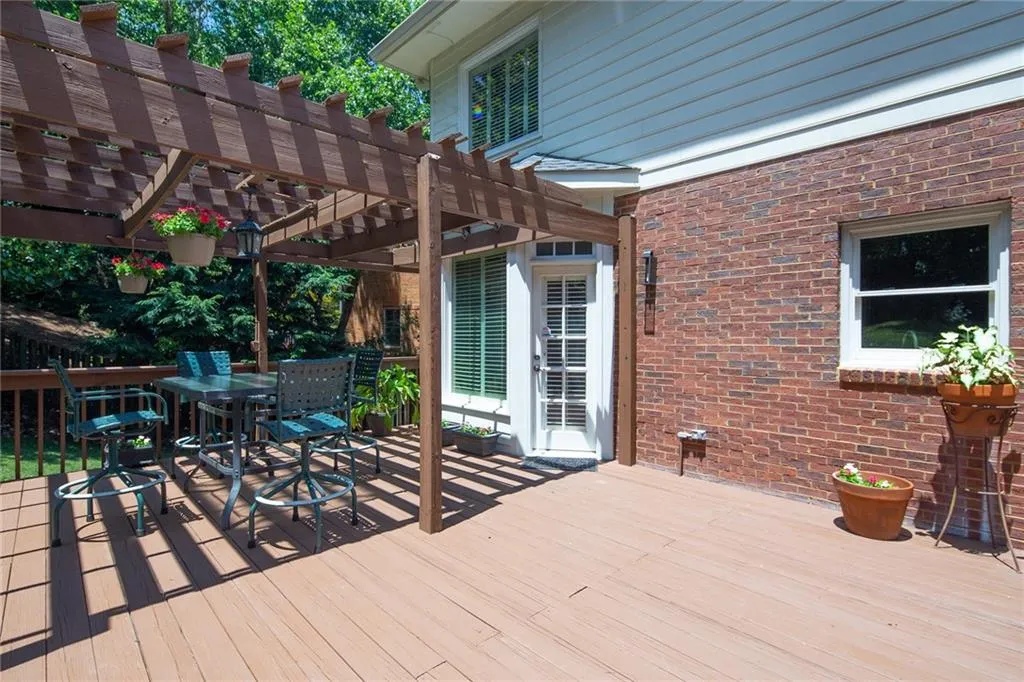 120 Chelveston Place, Sandy Springs, Georgia 30350, 5 Bedrooms Bedrooms, ,4 BathroomsBathrooms,Residential,Sold,120 Chelveston Place,6897782