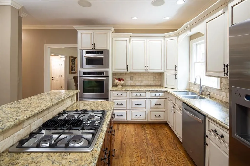 120 Chelveston Place, Sandy Springs, Georgia 30350, 5 Bedrooms Bedrooms, ,4 BathroomsBathrooms,Residential,Sold,120 Chelveston Place,6897782