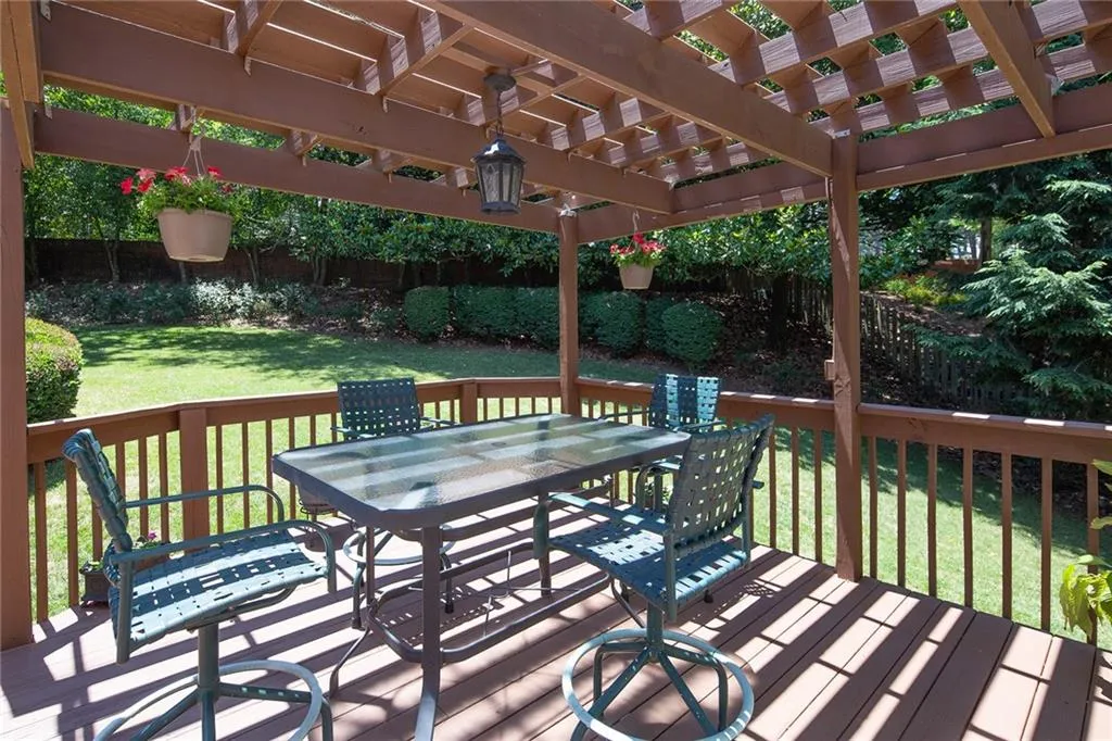 120 Chelveston Place, Sandy Springs, Georgia 30350, 5 Bedrooms Bedrooms, ,4 BathroomsBathrooms,Residential,Sold,120 Chelveston Place,6897782