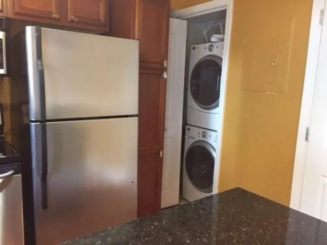 6940 Roswell Road Unit 3c, Atlanta, Georgia 30328, 3 Bedrooms Bedrooms, ,1 BathroomBathrooms,Residential,Sold,6940 Roswell Road Unit 3c,5899580