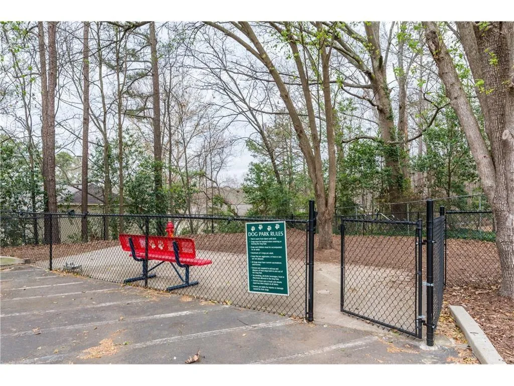 6940 Roswell Road Unit 3c, Atlanta, Georgia 30328, 3 Bedrooms Bedrooms, ,1 BathroomBathrooms,Residential,Sold,6940 Roswell Road Unit 3c,5899580