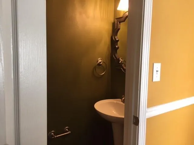 6940 Roswell Road Unit 3c, Atlanta, Georgia 30328, 3 Bedrooms Bedrooms, ,1 BathroomBathrooms,Residential,Sold,6940 Roswell Road Unit 3c,5899580