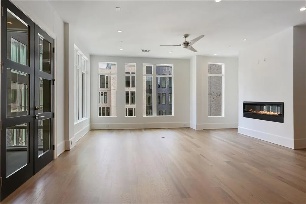1301 Peachtree Street Unit 4b, Atlanta, Georgia 30309, 2 Bedrooms Bedrooms, ,2 BathroomsBathrooms,Residential,Sold,1301 Peachtree Street Unit 4b,5881410