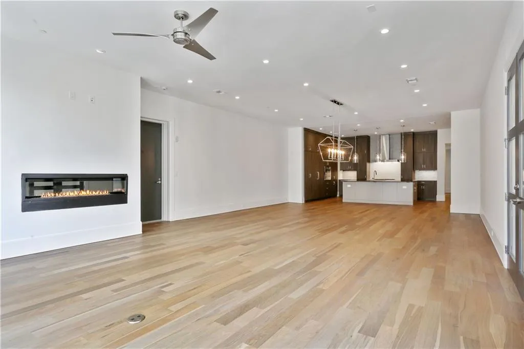 1301 Peachtree Street Unit 4b, Atlanta, Georgia 30309, 2 Bedrooms Bedrooms, ,2 BathroomsBathrooms,Residential,Sold,1301 Peachtree Street Unit 4b,5881410