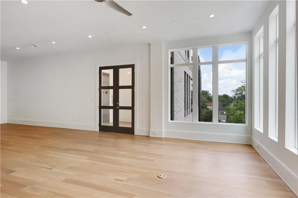 1301 Peachtree Street Unit 4b, Atlanta, Georgia 30309, 2 Bedrooms Bedrooms, ,2 BathroomsBathrooms,Residential,Sold,1301 Peachtree Street Unit 4b,5881410