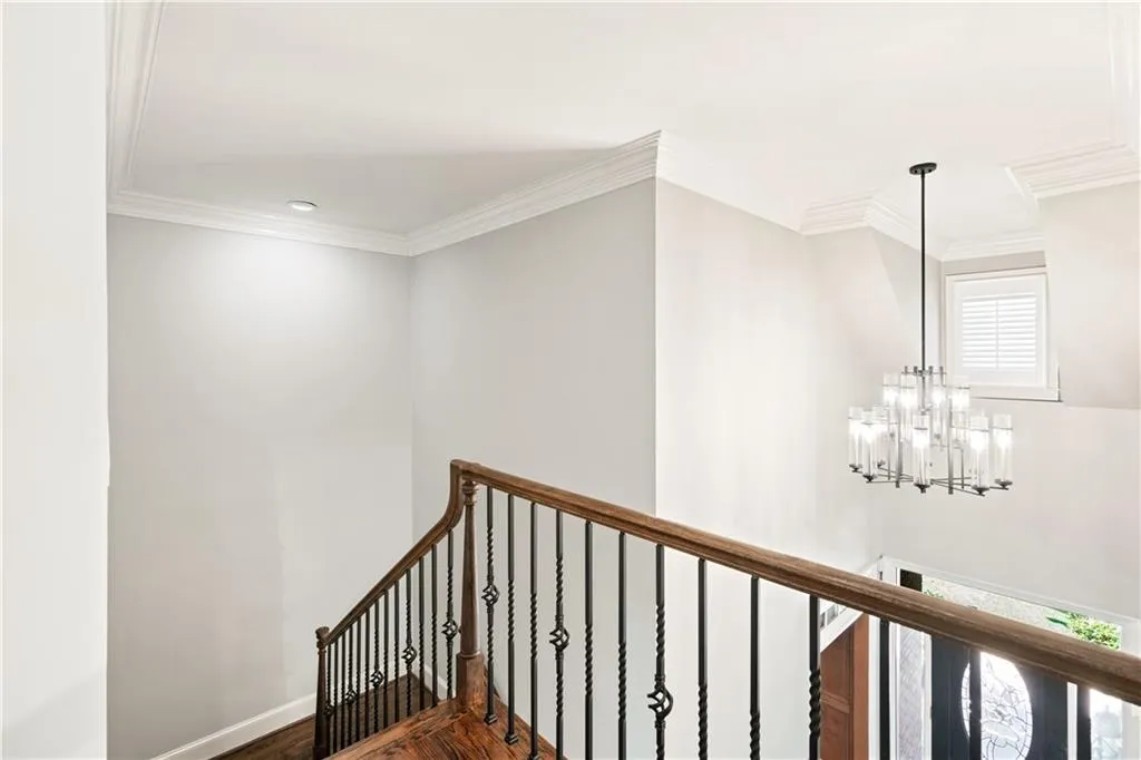 210 Grogans Lake Point, Sandy Springs, Georgia 30350, 4 Bedrooms Bedrooms, ,3 BathroomsBathrooms,Residential,Sold,210 Grogans Lake Point,7443525